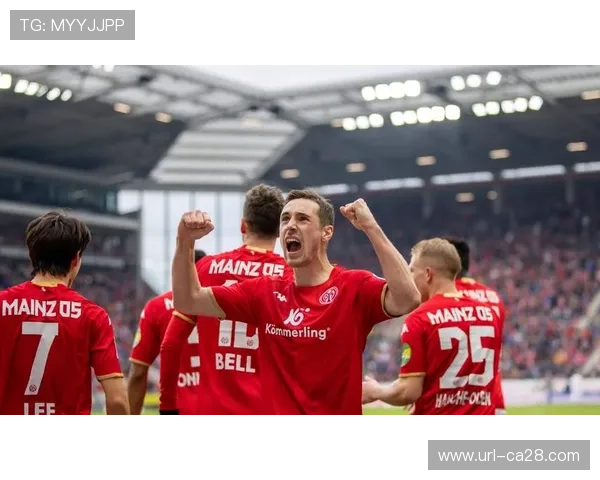 德甲争冠悬念再起，多特蒙德步步紧逼卫冕冠军拜仁