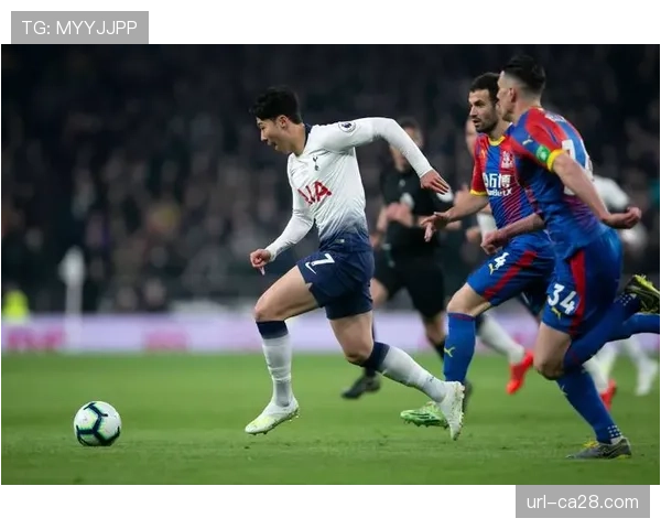 水晶宫中场杜库雷接受BBC采访：谈及在霍奇森麾下学习防守站位的重要性