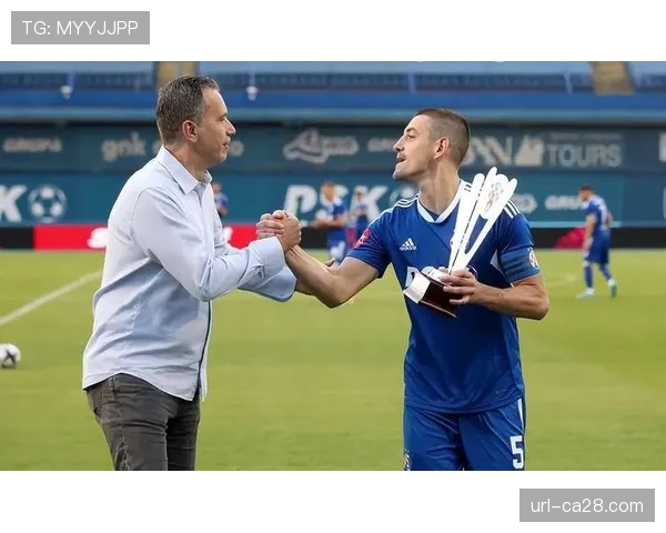 毕巴老将穆尼亚因专访：谈续约、领袖责任与对俱乐部的忠诚。